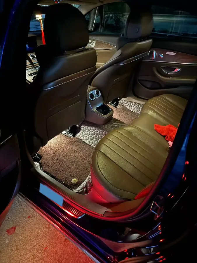 2021 Mercedes-Benz E Class 2.0T 211HP L4 9AT PHEV 25.4KWH,autocango,china used car exporter,china ev exporter,chinese used car exporter,chinese used ev exporter