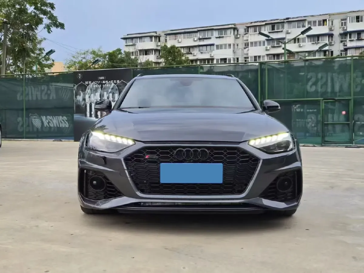 2021 Audi RS 4 2.9T 450HP V6 8AT,autocango,china used car exporter,china ev exporter,chinese used car exporter,chinese used ev exporter