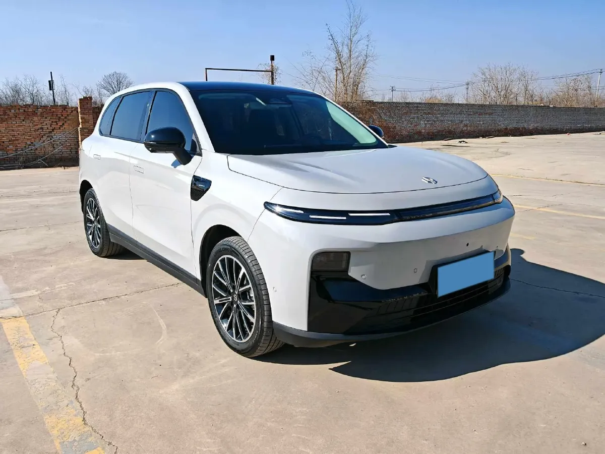 2025 Leapmotor B10 BEV 67.1KWH,autocango,china used car exporter,china ev exporter,chinese used car exporter,chinese used ev exporter