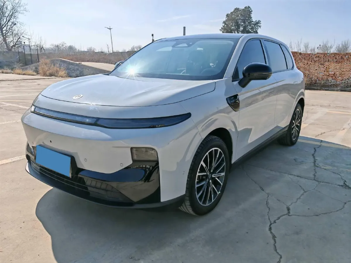 2025 Leapmotor B10 BEV 67.1KWH,autocango,china used car exporter,china ev exporter,chinese used car exporter,chinese used ev exporter