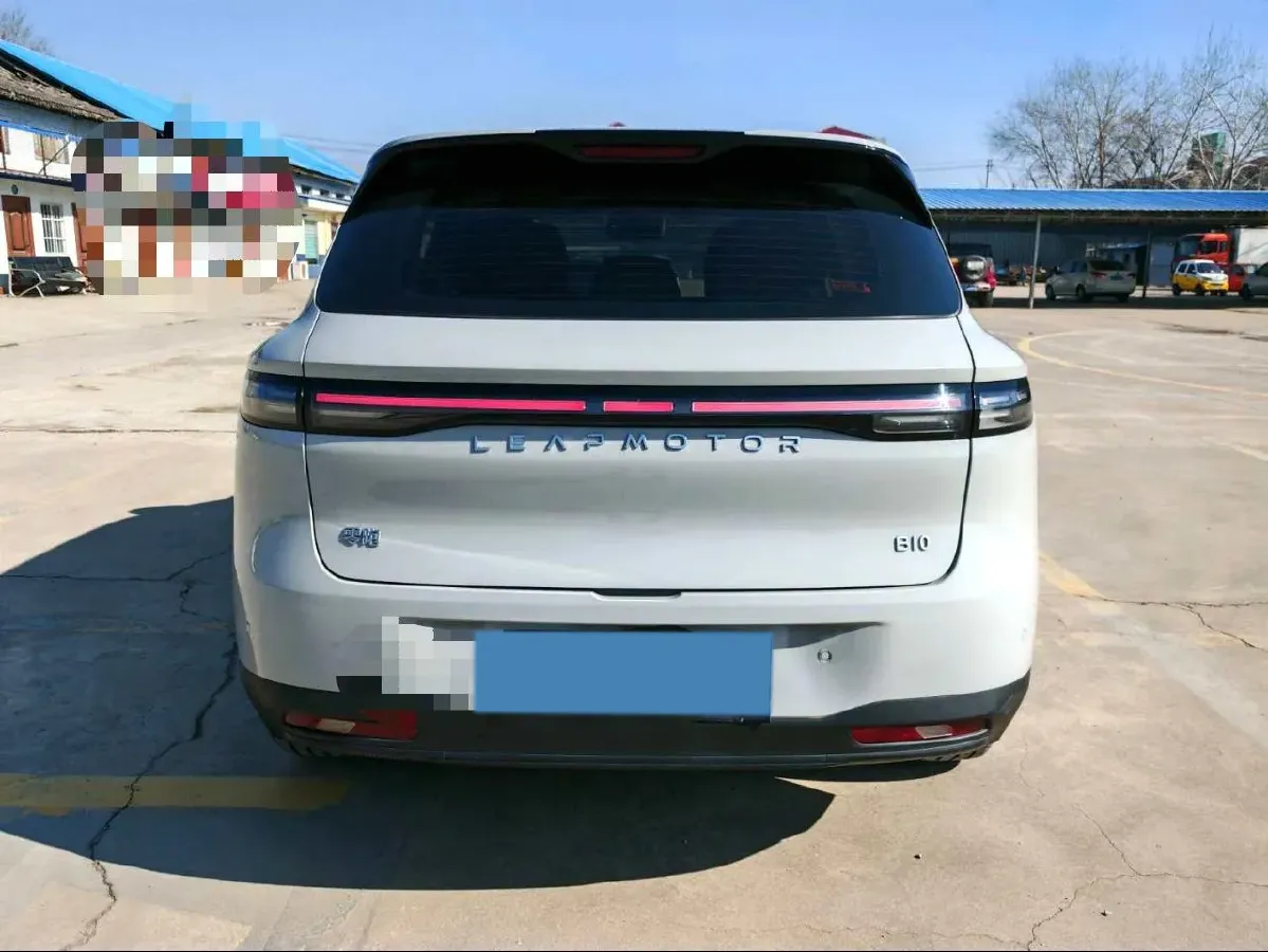 2025 Leapmotor B10 BEV 67.1KWH,autocango,china used car exporter,china ev exporter,chinese used car exporter,chinese used ev exporter