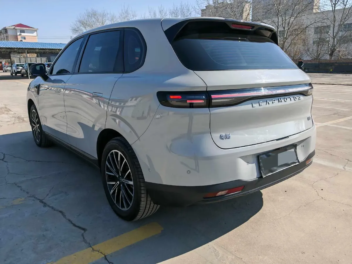 2025 Leapmotor B10 BEV 67.1KWH,autocango,china used car exporter,china ev exporter,chinese used car exporter,chinese used ev exporter