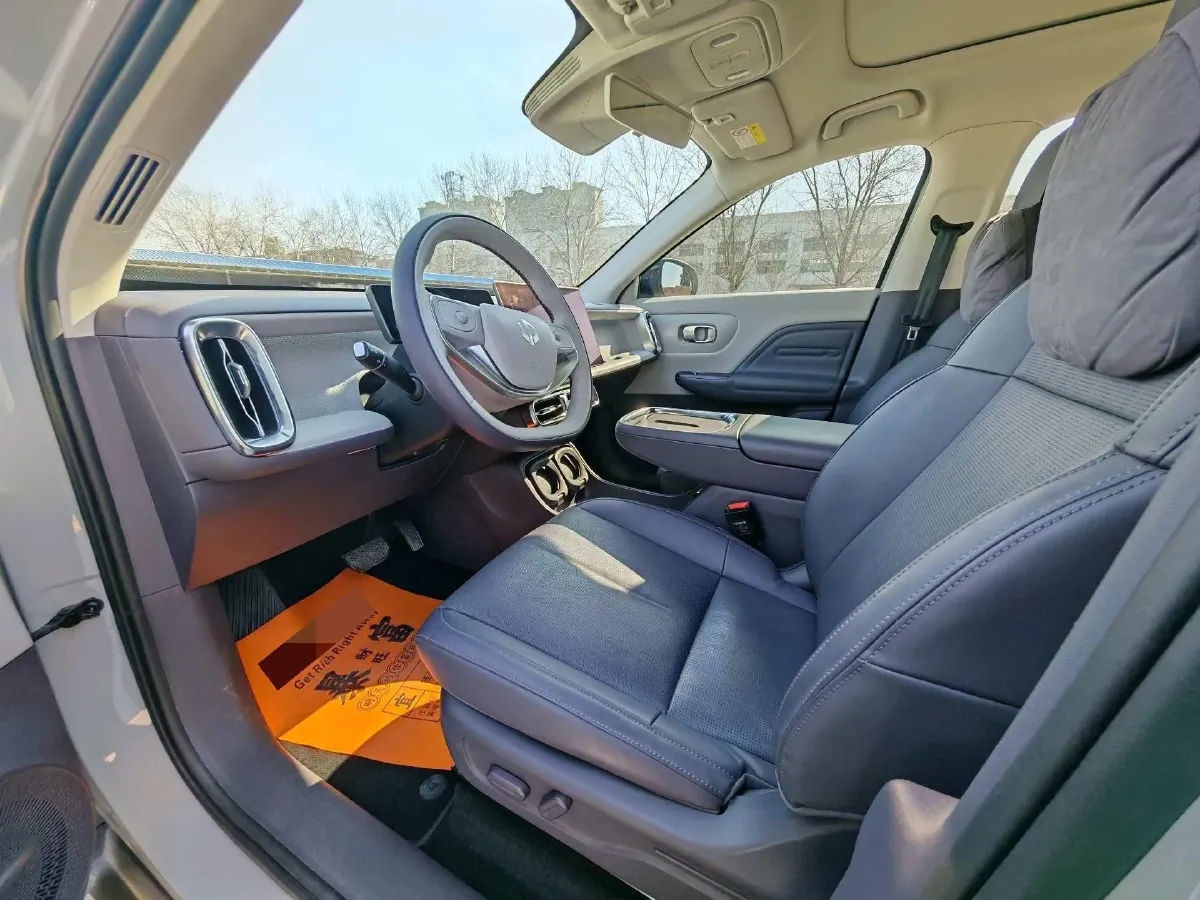 2025 Leapmotor B10 BEV 67.1KWH,autocango,china used car exporter,china ev exporter,chinese used car exporter,chinese used ev exporter