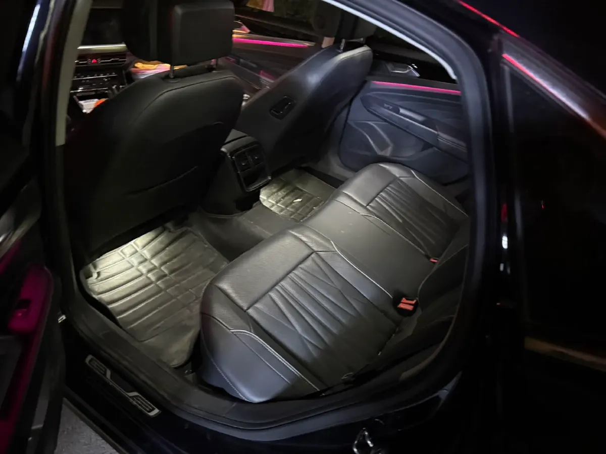 2022 Xpeng P7 BEV 60.2KWH,autocango,china used car exporter,china ev exporter,chinese used car exporter,chinese used ev exporter