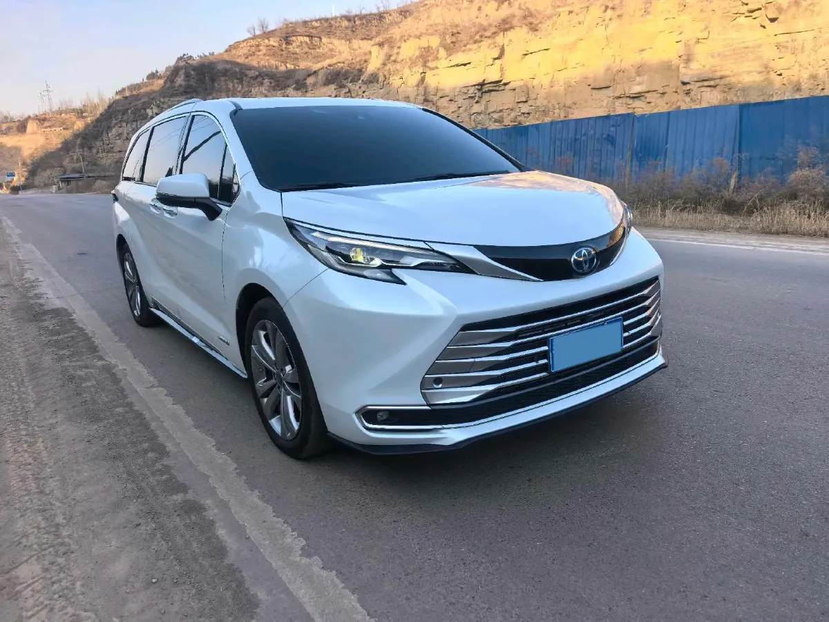 2023 Toyota Sienna 2.5L 189HP L4 E-CVT Hybrid,autocango,china used car exporter,china ev exporter,chinese used car exporter,chinese used ev exporter
