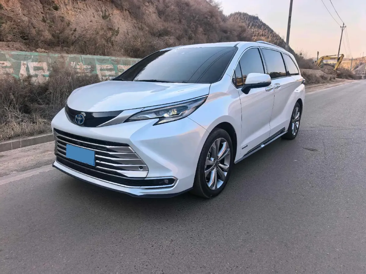 2023 Toyota Sienna 2.5L 189HP L4 E-CVT Hybrid,autocango,china used car exporter,china ev exporter,chinese used car exporter,chinese used ev exporter