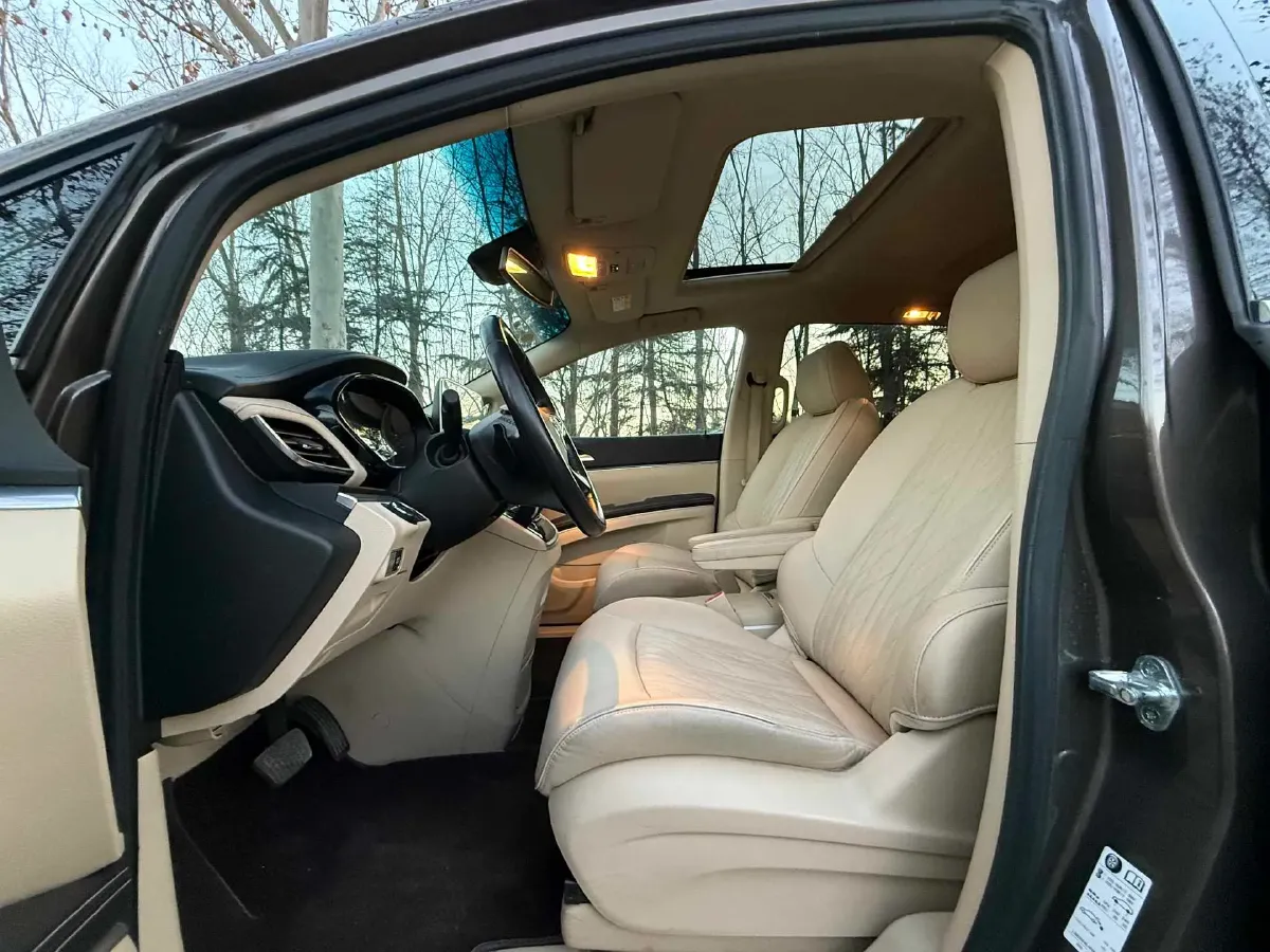 2023 Buick GL8 2.0T 237HP L4 9AT,autocango,china used car exporter,china ev exporter,chinese used car exporter,chinese used ev exporter