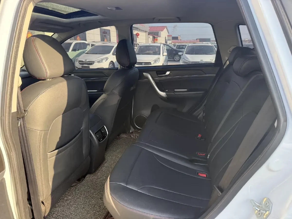 2019 Haval M6 1.5T 150HP L4 7DCT,autocango,china used car exporter,china ev exporter,chinese used car exporter,chinese used ev exporter