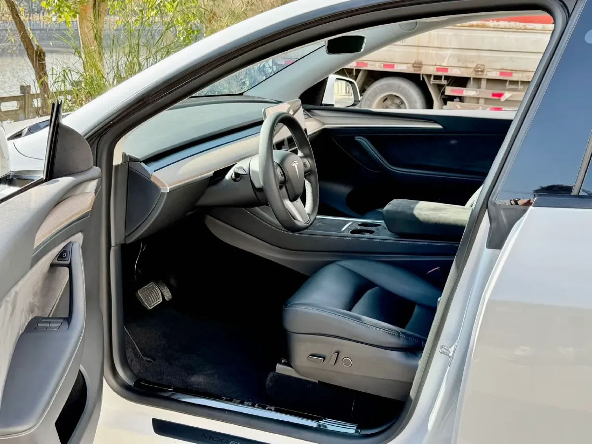 2021 Tesla Model Y BEV 60KWH,autocango,china used car exporter,china ev exporter,chinese used car exporter,chinese used ev exporter