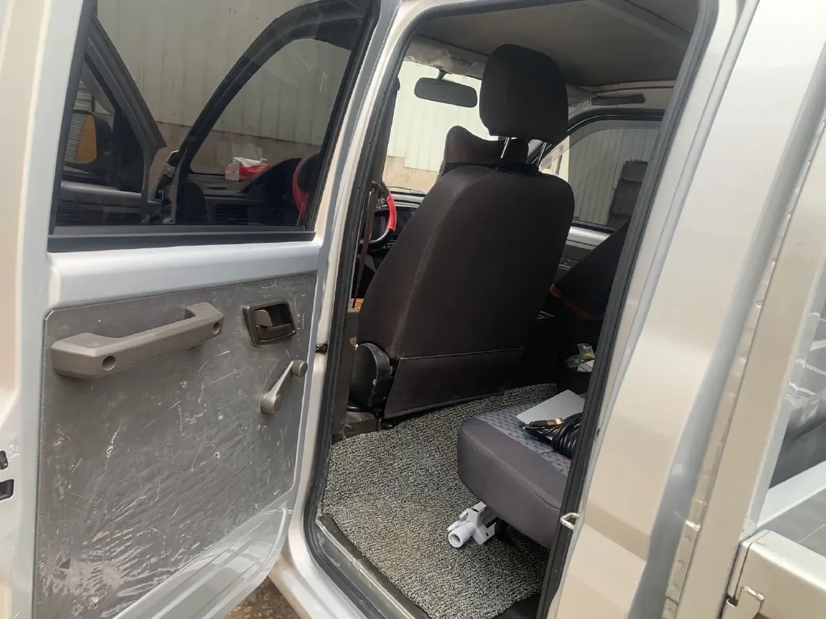 2023 WuLing RongGuang New Truck 1.5L 102HP L4 5MT,autocango,china used car exporter,china ev exporter,chinese used car exporter,chinese used ev exporter