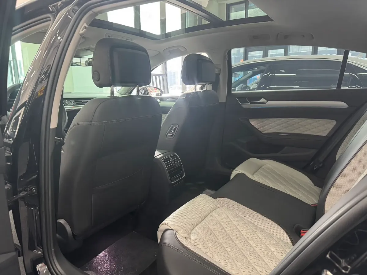 2023 Volkswagen Magotan 2.0T 186HP L4 7DCT,autocango,china used car exporter,china ev exporter,chinese used car exporter,chinese used ev exporter