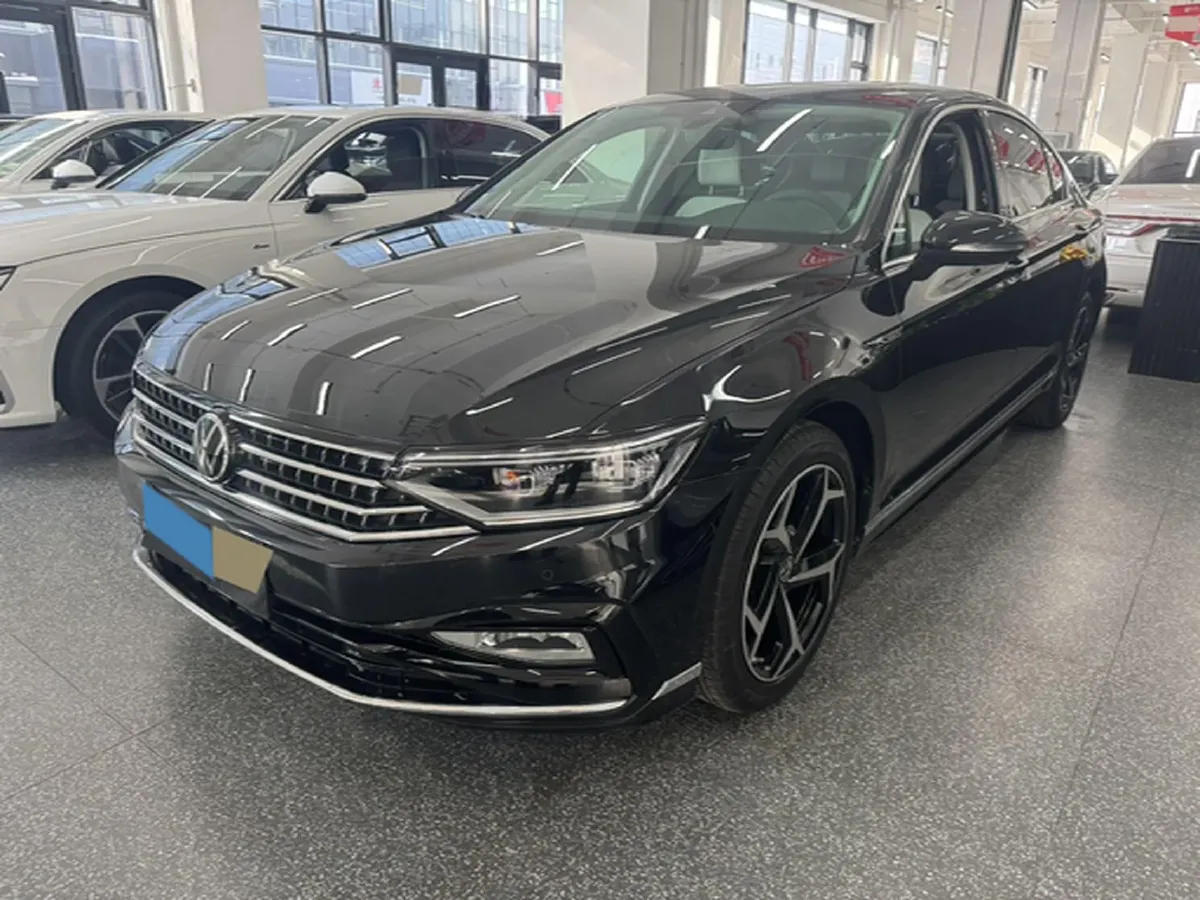 2023 Volkswagen Magotan 2.0T 186HP L4 7DCT,autocango,china used car exporter,china ev exporter,chinese used car exporter,chinese used ev exporter