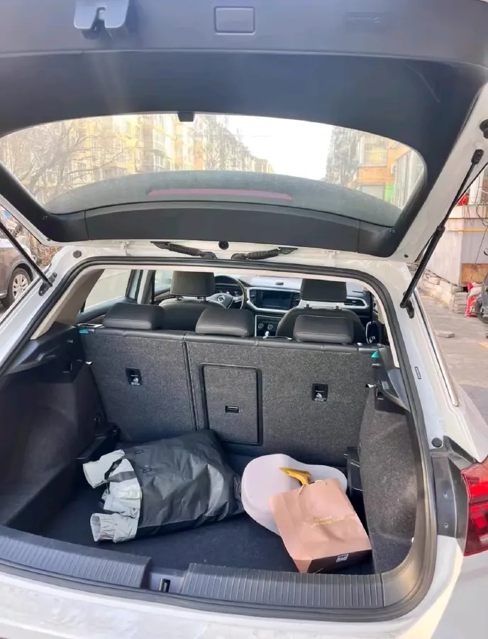 2022 Volkswagen T-Roc 1.4T 150HP L4 7DCT,autocango,china used car exporter,china ev exporter,chinese used car exporter,chinese used ev exporter