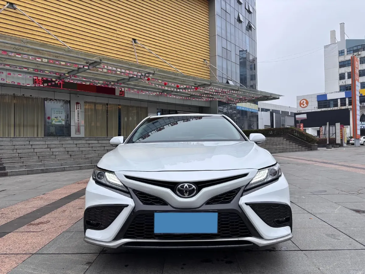 2021 Toyota Camry 2.5L 209HP L4 8AT,autocango,china used car exporter,china ev exporter,chinese used car exporter,chinese used ev exporter