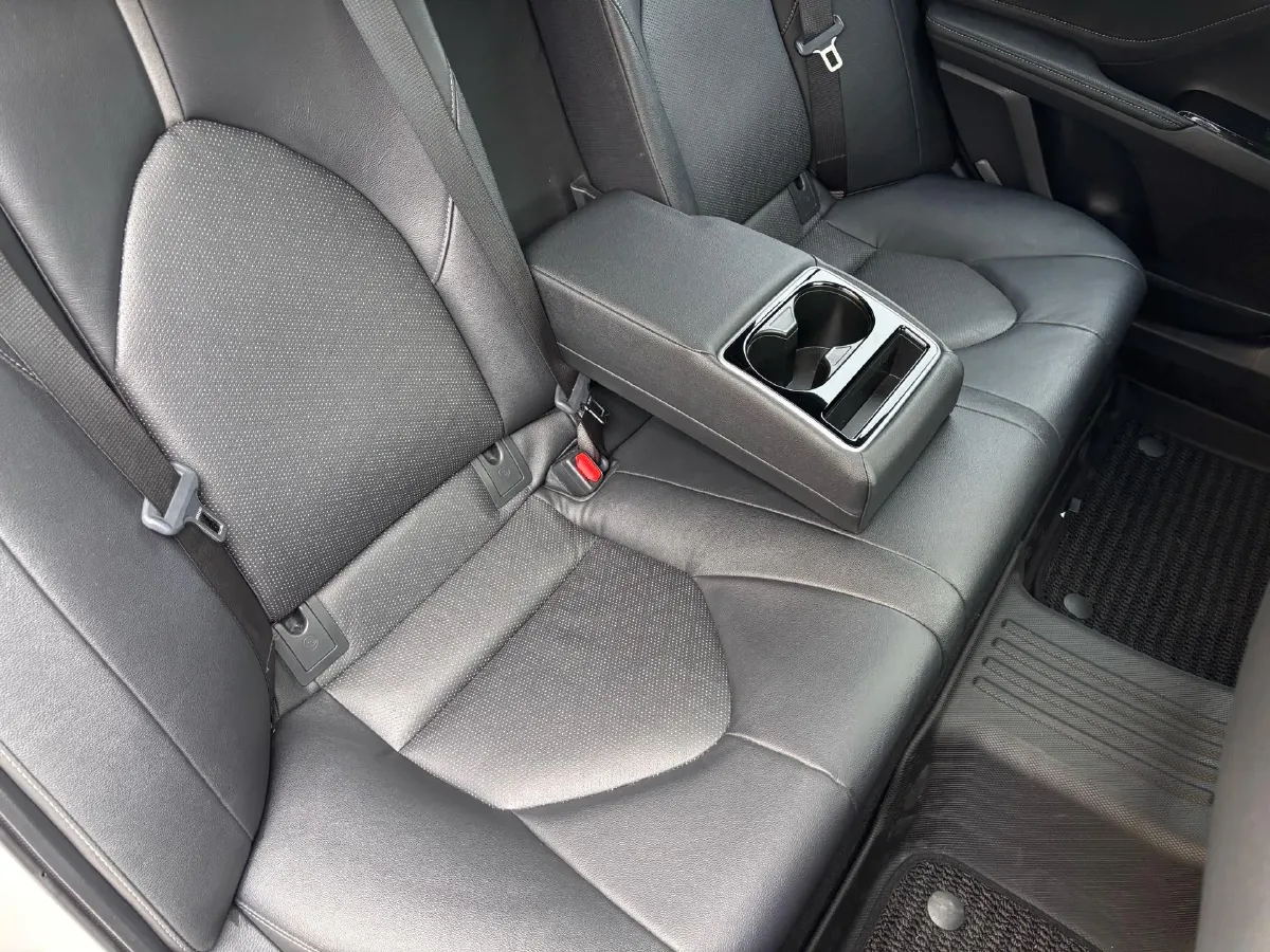 2021 Toyota Camry 2.5L 209HP L4 8AT,autocango,china used car exporter,china ev exporter,chinese used car exporter,chinese used ev exporter