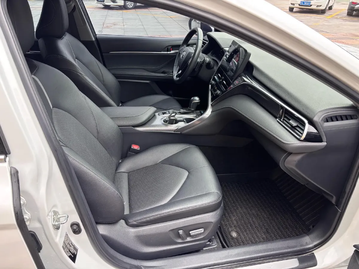 2021 Toyota Camry 2.5L 209HP L4 8AT,autocango,china used car exporter,china ev exporter,chinese used car exporter,chinese used ev exporter