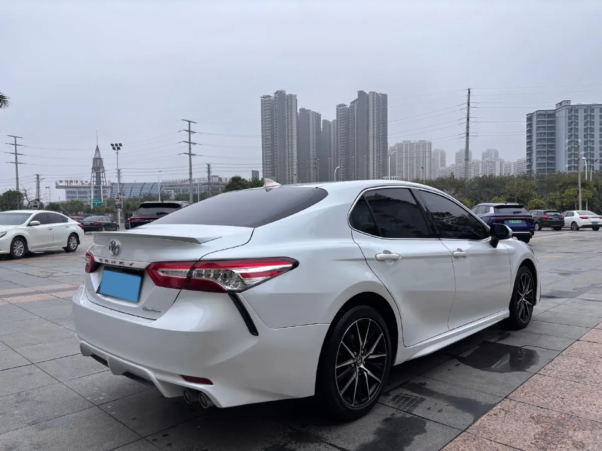 2021 Toyota Camry 2.5L 209HP L4 8AT,autocango,china used car exporter,china ev exporter,chinese used car exporter,chinese used ev exporter