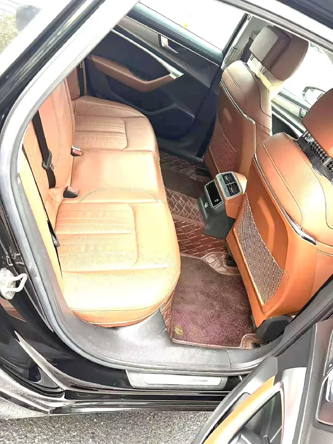 2021 Audi A6L 2.0T 224HP L4 7DCT,autocango,china used car exporter,china ev exporter,chinese used car exporter,chinese used ev exporter