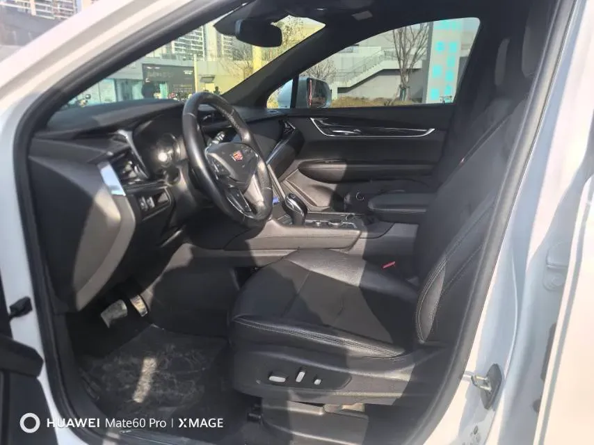 2022 Cadillac XT5 2.0T 237HP L4 9AT,autocango,china used car exporter,china ev exporter,chinese used car exporter,chinese used ev exporter