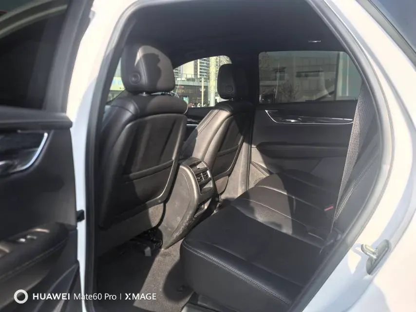 2022 Cadillac XT5 2.0T 237HP L4 9AT,autocango,china used car exporter,china ev exporter,chinese used car exporter,chinese used ev exporter