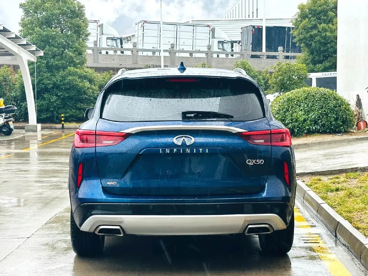 2018 Jeep Grand Commander 2.0T 265HP L4 9AT,autocango,china used car exporter,china ev exporter,chinese used car exporter,chinese used ev exporter