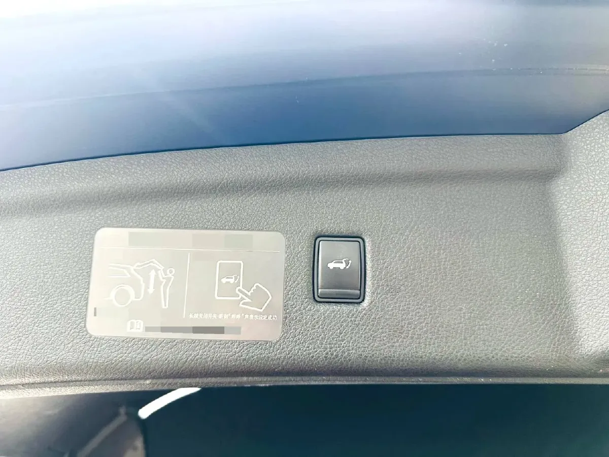 2018 Jeep Grand Commander 2.0T 265HP L4 9AT,autocango,china used car exporter,china ev exporter,chinese used car exporter,chinese used ev exporter