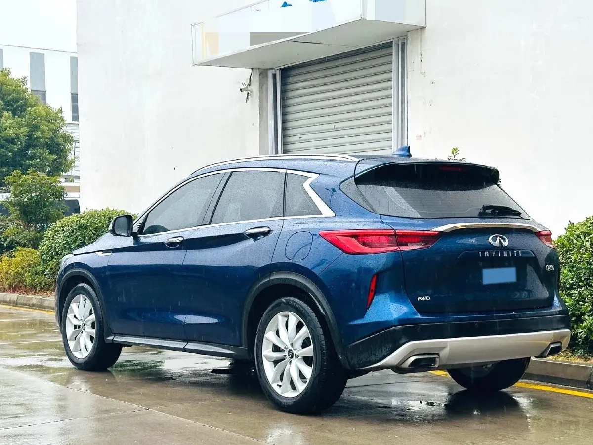 2018 Jeep Grand Commander 2.0T 265HP L4 9AT,autocango,china used car exporter,china ev exporter,chinese used car exporter,chinese used ev exporter