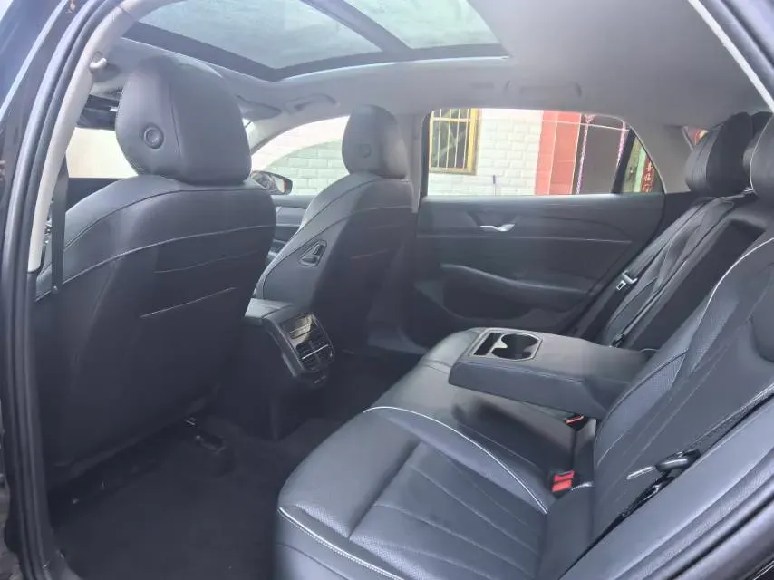 2025 Volkswagen Passat 2.0T 220HP L4 7DCT,autocango,china used car exporter,china ev exporter,chinese used car exporter,chinese used ev exporter