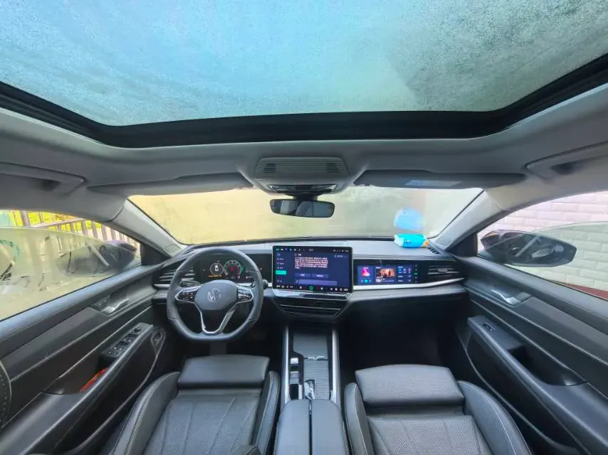 2025 Volkswagen Passat 2.0T 220HP L4 7DCT,autocango,china used car exporter,china ev exporter,chinese used car exporter,chinese used ev exporter