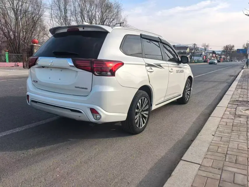 2021 Mitsubishi Outlander 2.0L 166HP L4 CVT,autocango,china used car exporter,china ev exporter,chinese used car exporter,chinese used ev exporter