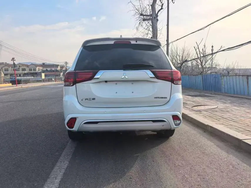 2021 Mitsubishi Outlander 2.0L 166HP L4 CVT,autocango,china used car exporter,china ev exporter,chinese used car exporter,chinese used ev exporter
