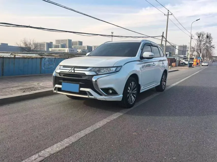 2021 Mitsubishi Outlander 2.0L 166HP L4 CVT,autocango,china used car exporter,china ev exporter,chinese used car exporter,chinese used ev exporter