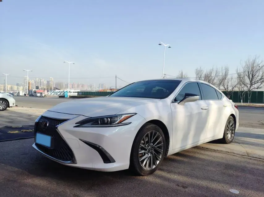 2018 Lexus ES 2.0L 167HP L4 6AT,autocango,china used car exporter,china ev exporter,chinese used car exporter,chinese used ev exporter