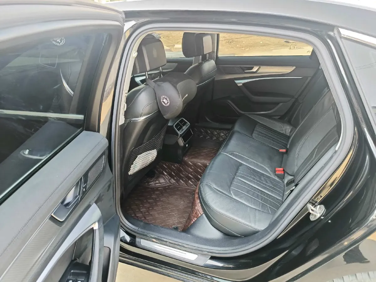 2021 Audi A6L 2.0T 224HP L4 7DCT,autocango,china used car exporter,china ev exporter,chinese used car exporter,chinese used ev exporter