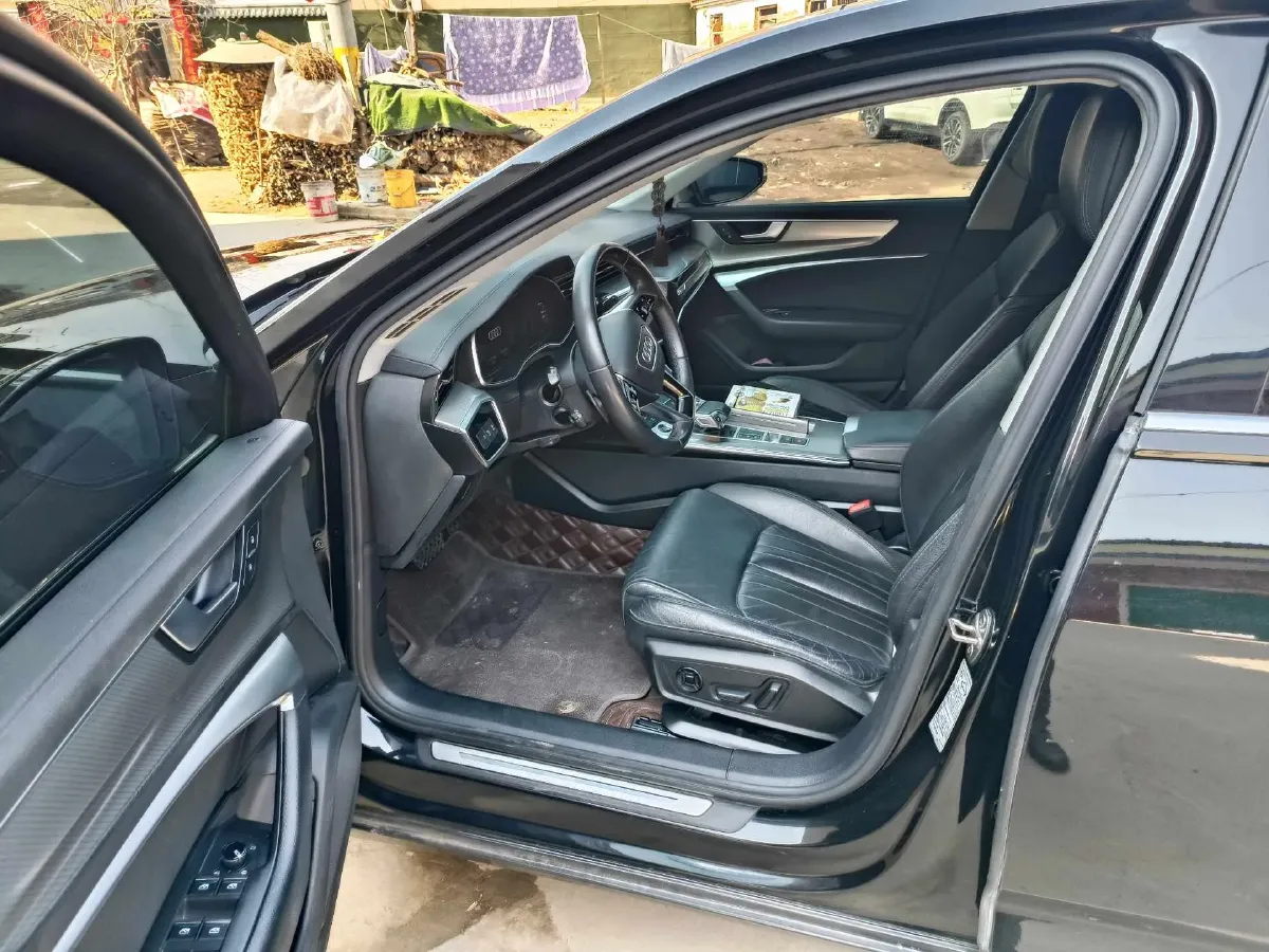 2021 Audi A6L 2.0T 224HP L4 7DCT,autocango,china used car exporter,china ev exporter,chinese used car exporter,chinese used ev exporter