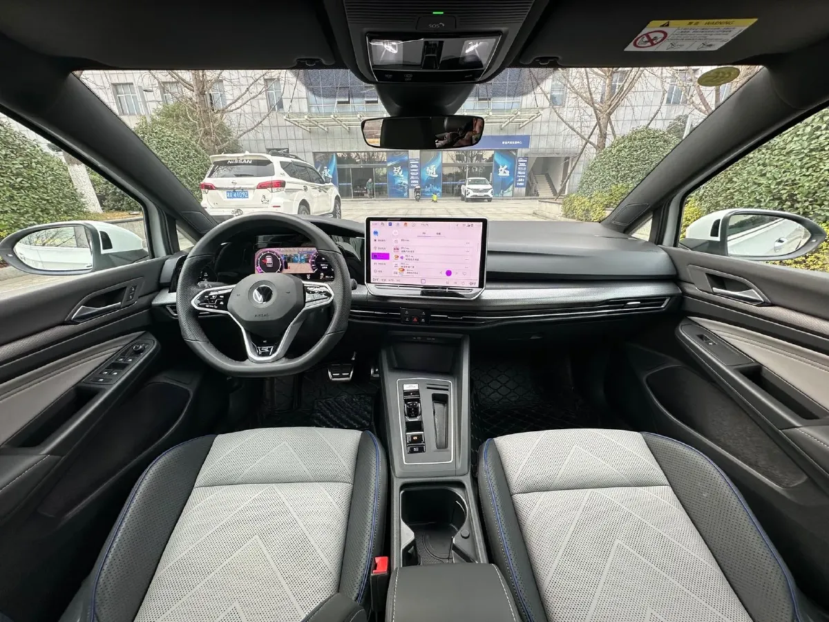 2025 Volkswagen Golf 1.5T 160HP L4 7DCT,autocango,china used car exporter,china ev exporter,chinese used car exporter,chinese used ev exporter