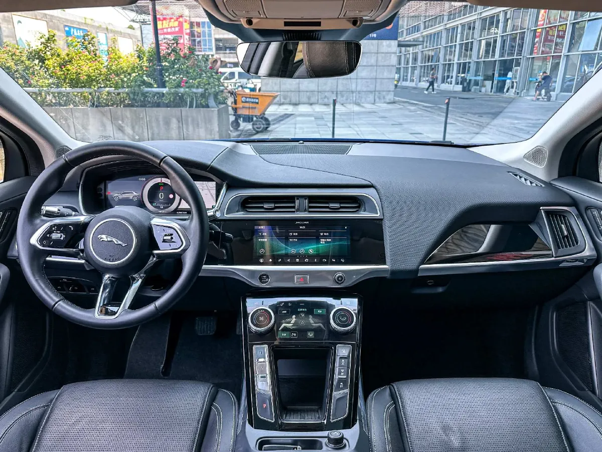 2018 Land Rover Range Rover Velar 2.0T 250HP L4 8AT,autocango,china used car exporter,china ev exporter,chinese used car exporter,chinese used ev exporter