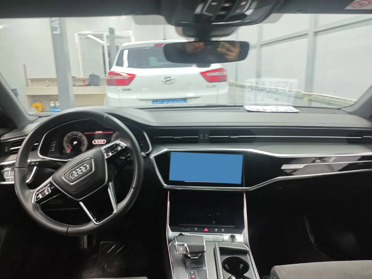 2023 Audi A6L 2.0T 245HP L4 7DCT,autocango,china used car exporter,china ev exporter,chinese used car exporter,chinese used ev exporter