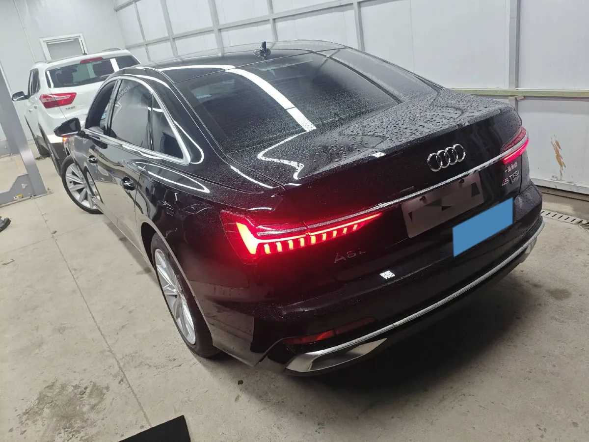 2023 Audi A6L 2.0T 245HP L4 7DCT,autocango,china used car exporter,china ev exporter,chinese used car exporter,chinese used ev exporter