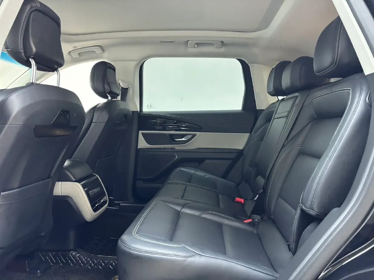 2023 Lincoln Nautilus 2.0T 261HP L4 8AT,autocango,china used car exporter,china ev exporter,chinese used car exporter,chinese used ev exporter