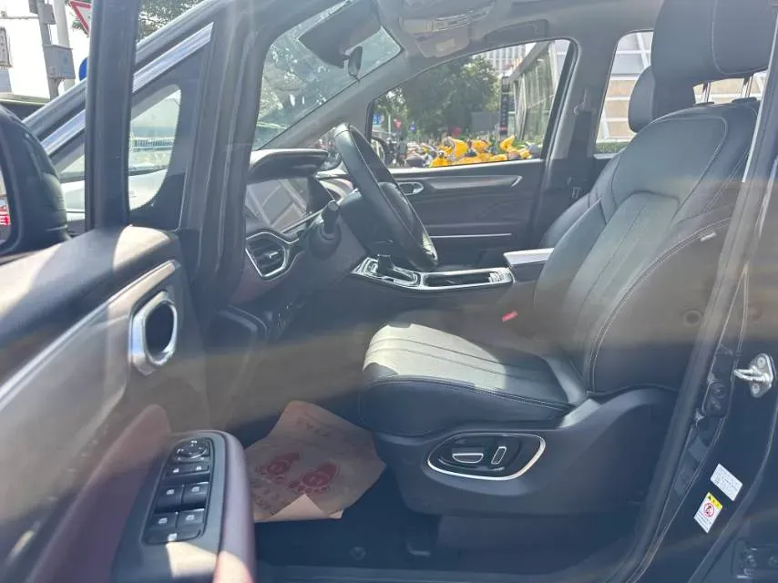 2021 GAC Trumpchi M6 1.5T 169HP L4 7DCT,autocango,china used car exporter,china ev exporter,chinese used car exporter,chinese used ev exporter