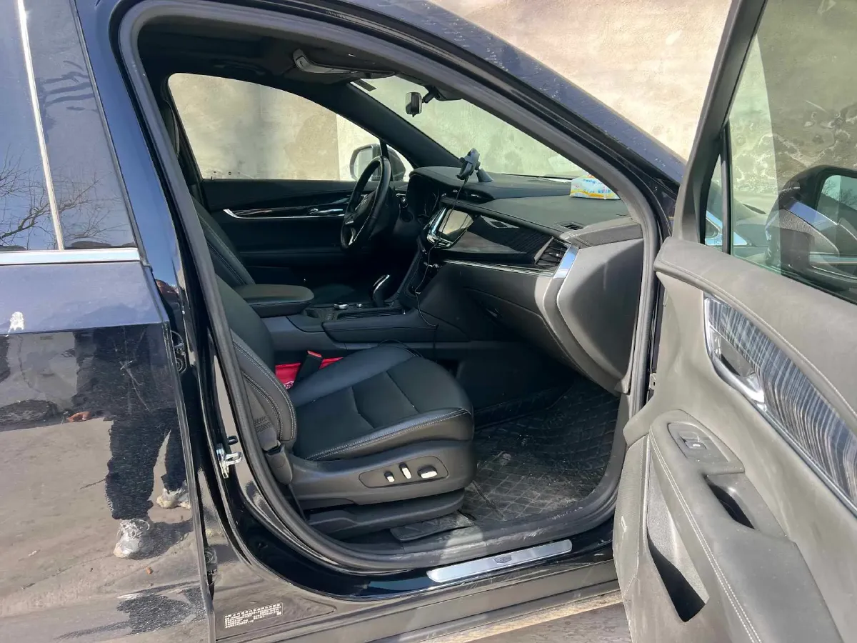 2022 Cadillac XT6 2.0T 237HP L4 9AT,autocango,china used car exporter,china ev exporter,chinese used car exporter,chinese used ev exporter