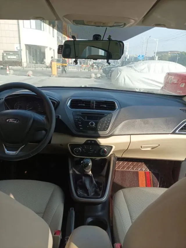 2017 Ford Escort 1.5L 113HP L4 5MT,autocango,china used car exporter,china ev exporter,chinese used car exporter,chinese used ev exporter