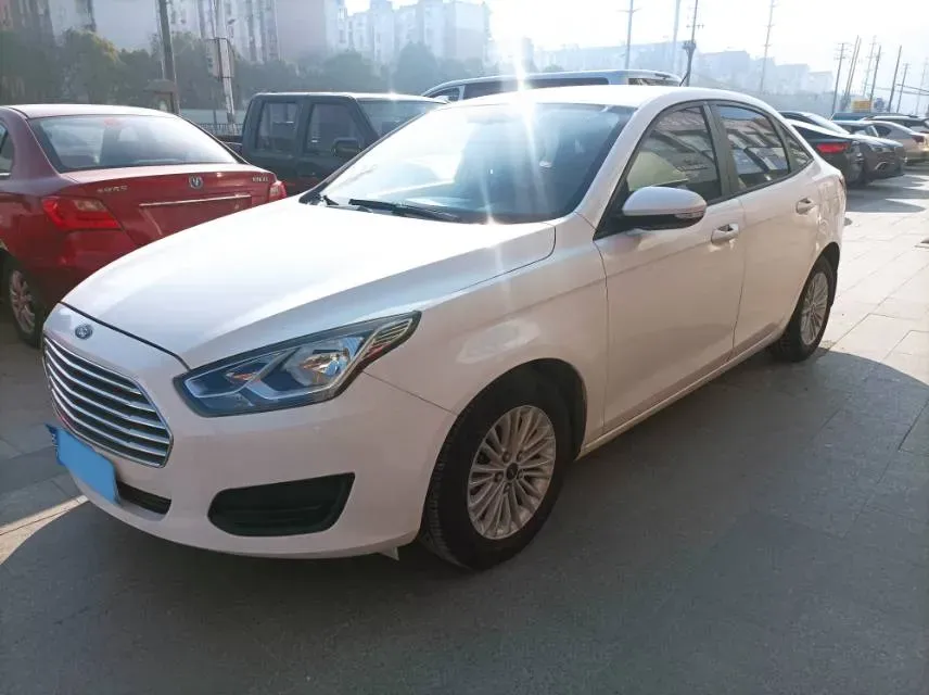 2017 Ford Escort 1.5L 113HP L4 5MT,autocango,china used car exporter,china ev exporter,chinese used car exporter,chinese used ev exporter