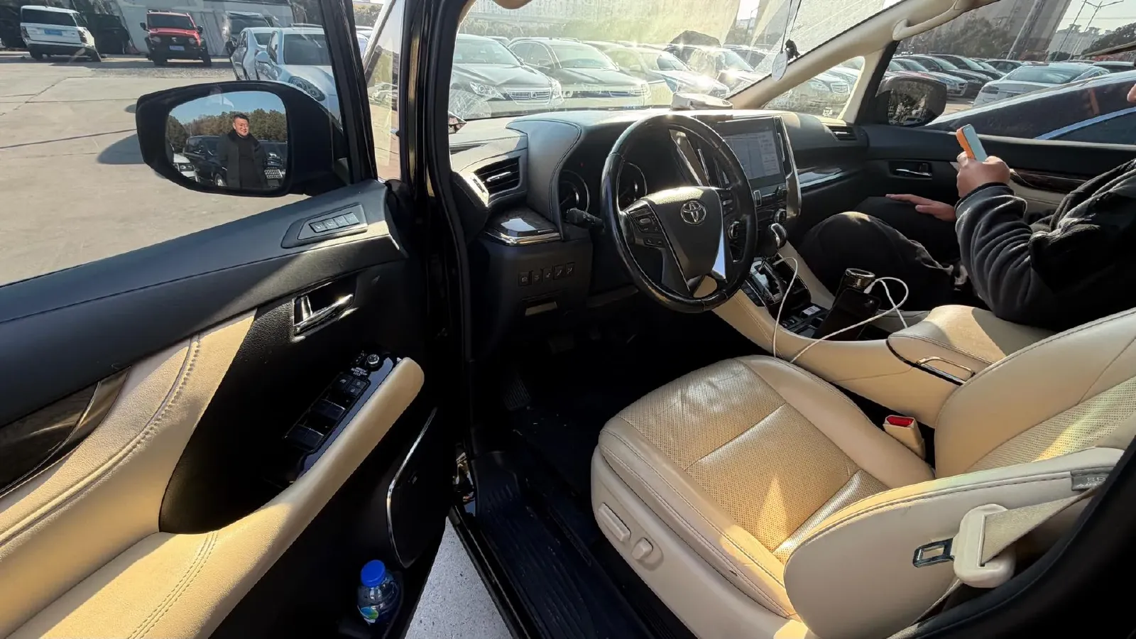 2021 Toyota Alphard 2.5L 117HP L4 E-CVT Hybrid,autocango,china used car exporter,china ev exporter,chinese used car exporter,chinese used ev exporter