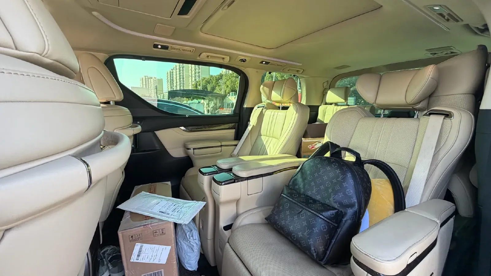 2021 Toyota Alphard 2.5L 117HP L4 E-CVT Hybrid,autocango,china used car exporter,china ev exporter,chinese used car exporter,chinese used ev exporter