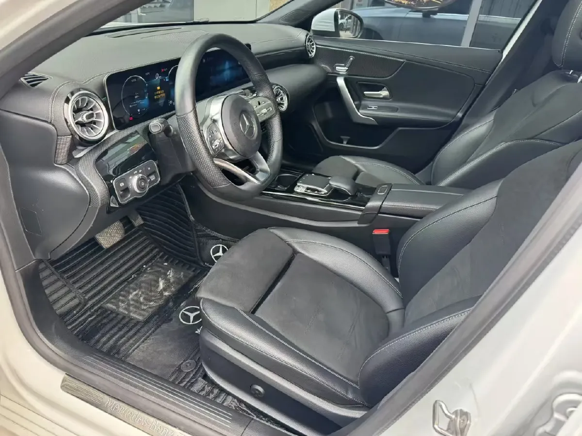 2020 Mercedes-Benz A Class 1.3T 163HP L4 7DCT,autocango,china used car exporter,china ev exporter,chinese used car exporter,chinese used ev exporter