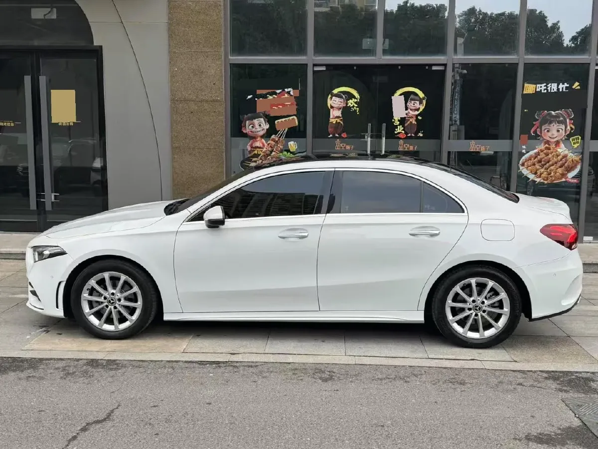 2020 Mercedes-Benz A Class 1.3T 163HP L4 7DCT,autocango,china used car exporter,china ev exporter,chinese used car exporter,chinese used ev exporter