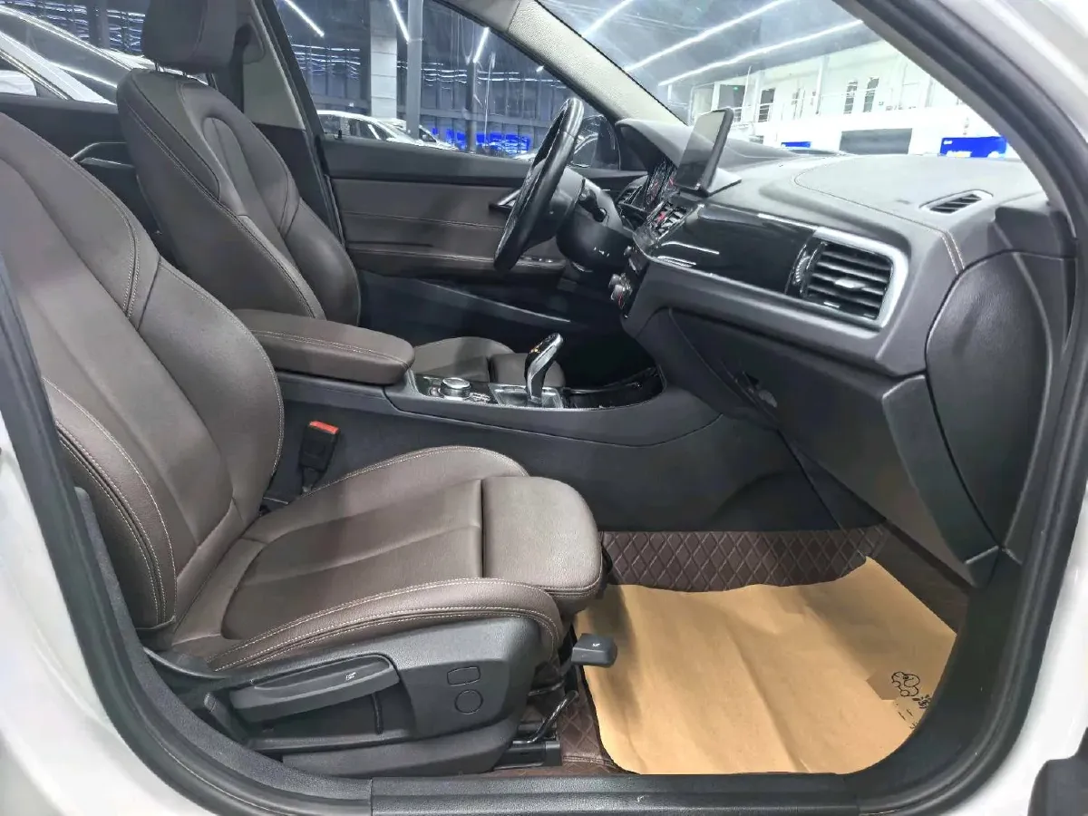 2023 BMW 1 Series 1.5T 136HP L3 7DCT,autocango,china used car exporter,china ev exporter,chinese used car exporter,chinese used ev exporter