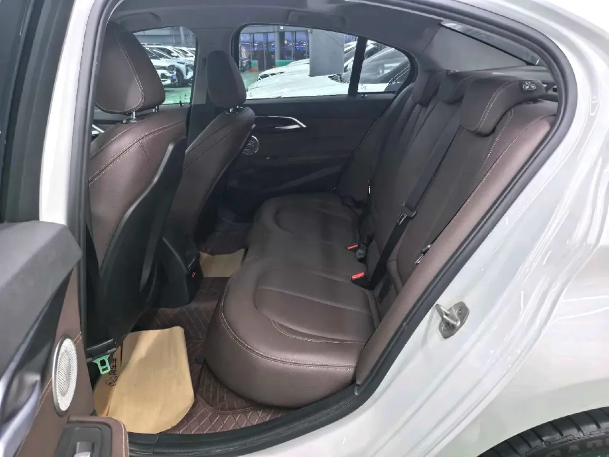 2023 BMW 1 Series 1.5T 136HP L3 7DCT,autocango,china used car exporter,china ev exporter,chinese used car exporter,chinese used ev exporter